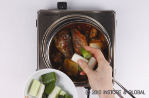 칼칼한 맛이 일품_ 꽁치 무조림